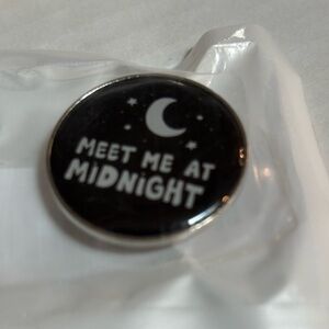 Taylor Swift Black Pin New Unofficial